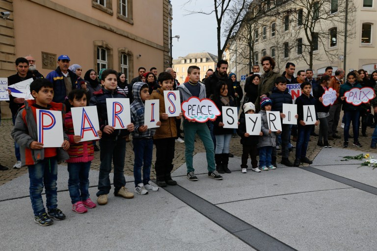 Support Paris victims-1-2